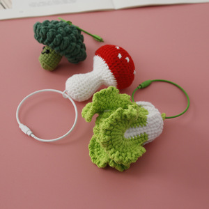Pendentifs végétaux tissés à la main, simulation de champignons au crochet avec de la laine Weaver Girls, joli pendentif de sac fait main - Product Image 1