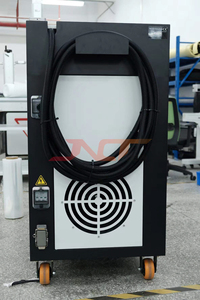Nettoyeur laser portatif Mopa 500w à refroidissement par eau à vendre pour le nettoyage et le décapage de <span class=keywords><strong>peinture</strong></span> sur le bois - Product Image 4
