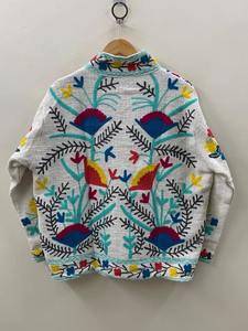 Veste courte Vintage Suzani, veste de broderie Suzani à la main, veste florale d'hiver veste courte Suzani Floral pour femmes - Product Image 3