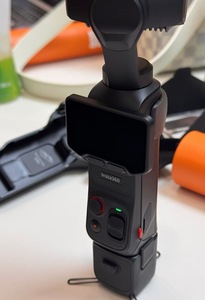 Insta360 Luna Ultra Standard/Creator Bundle AI Deep Track Rapid Focus Aktifkan Pelacakan Otomatis Target Terpusat Aktifkan Zoom Aktif Pelacakan