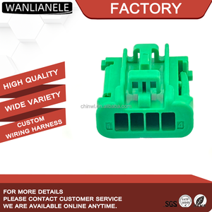 Connecteur <span class=keywords><strong>de</strong></span> câblage <span class=keywords><strong>de</strong></span> feu arrière <span class=keywords><strong>de</strong></span> <span class=keywords><strong>plaque</strong></span> <span class=keywords><strong>d</strong></span>'<span class=keywords><strong>immatriculation</strong></span> <span class=keywords><strong>de</strong></span> voiture à 4 broches 98817-1045 - Product Image 3