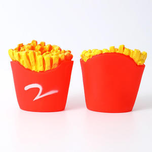 Mainan Kunyah Anjing Vinyl Kecil Desain Kentang Goreng Berbunyi Menggemaskan untuk Latihan Bermain Harian di Dalam dan Luar Ruangan - Product Image 3