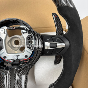 Volante in Fibra di Carbonio e Finta Pelle Scamosciata per <span class=keywords><strong>BMW</strong></span> <span class=keywords><strong>Serie</strong></span> F: F30, F10, 535i, F32, <span class=keywords><strong>F20</strong></span>, F36, F22, M4, F82, X5, F15, F80, M3, F11, F31, F01, F07 - Product Image 2