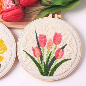 ชุดงานฝีมือ DIY ประกอบด้วยผ้าฝ้าย ด้ายปัก ห่วงปัก ด้ายเจาะลายดอกไม้ ของตกแต่งบ้าน ของขวัญ - Product Image 3