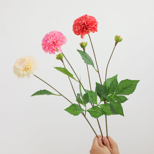Venta al por mayor de fábrica: Dalia artificial de tacto real con 2 cabezas, 75 cm, suministro a granel para bodas, floristerías, decoración de hogar, jarrones y mesas. - Product Image 1