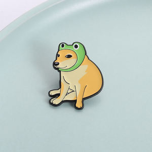 เข็มกลัดรูปสุนัขชิบะอินุคอสเพลย์กบ น่ารัก สไตล์การ์ตูน ทำจากโลหะเคลือบเงา เหมาะสำหรับติดกระเป๋าเป้ ปกเสื้อ ของขวัญเครื่องประดับสำหรับเพื่อน - Product Image 1