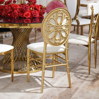 Chaise de banquet en plastique PP doré avec coussin amovible, empilable, pour mariages, restaurants, salles à manger, salons et événements en appartement