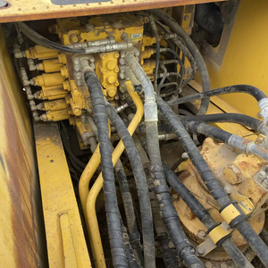 מחפרון קומטסו PC200 משומש במצב טוב, מחפרון זחלי קומטסו PC220 משומש מקורי מיפן. - Product Image 6