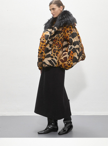 Piumino con collo in pelliccia di volpe giallo <span class=keywords><strong>leopardato</strong></span> con stampa zebrata da <span class=keywords><strong>donna</strong></span> - Product Image 3