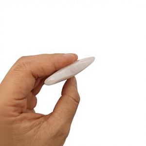 Masseur de visage Guasha de rouleau de jade blanc de logo personnalisé de haute qualité pour le corps avec le produit de massage de qualité de boîte - Product Image 3