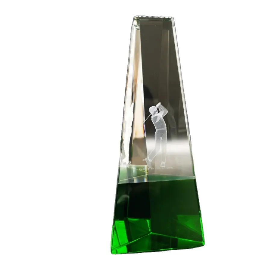 निर्माता किसी भी आकार के नमूनों के साथ सबसे अधिक बिकने वाली ब्लैंक क्रिस्टल ग्लास ट्रॉफी के लिए मुफ्त अनुकूलित डिज़ाइन प्रदान करता है