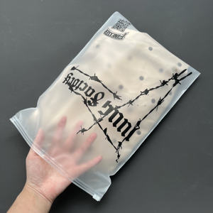 Sacs à fermeture éclair refermables pour vêtements, emballage personnalisé refermable avec fermeture auto-adhésive, sacs en plastique givrés avec fermeture éclair coulissante - Product Image 5