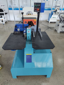 Machine à barres rondes à courbes tridimensionnelles Matériau <span class=keywords><strong>de</strong></span> pliage en forme <span class=keywords><strong>de</strong></span> <span class=keywords><strong>bois</strong></span> massif Tournant l'équipement <span class=keywords><strong>de</strong></span> cercle extérieur pour les meubles - Product Image 2