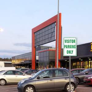 Señal de estacionamiento para visitantes con impresión de Slikscreen con protección UV personalizada con opciones de instalación - Product Image 6