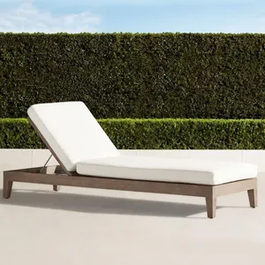अनुकूलित आधुनिक सभी मौसम के लिए आउटडोर सागौन फर्नीचर आँगन गार्डन सेट ठोस लकड़ी सनबेड सागौन लाउंज कुर्सी