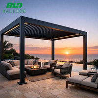 Pergola en aluminium personnalisée, imperméable, résistante au vent, pour l'extérieur, idéale pour les cafés et restaurants, structure de type villa ou resort.