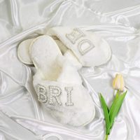 Chaussons blancs chauds en peluche pelucheux à bout ouvert, chaussons de mariage de fête nuptiale moelleux, chaussons de maison doux pour célibataire