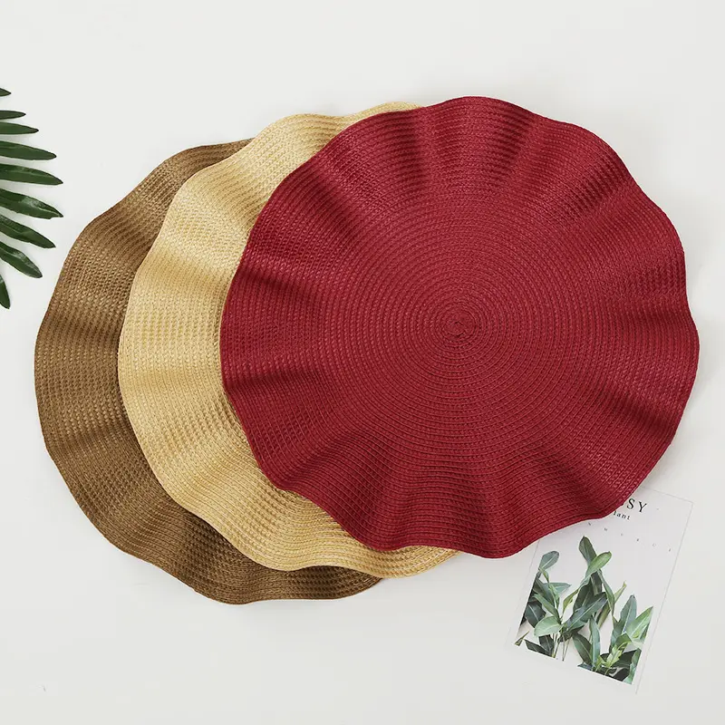 Hot Selling recyclable Round Woven Metallic Vinyl Placemats with wavy edge