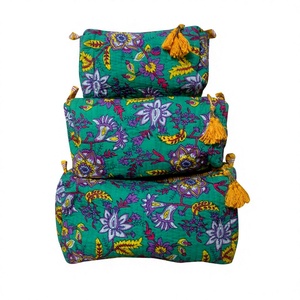 Ensemble de sacs matelassés tendance 3 pièces avec imprimé et fermeture à glissière, grandes pochettes de rangement pour filles et femmes, trousse de maquillage de voyage - Product Image 1