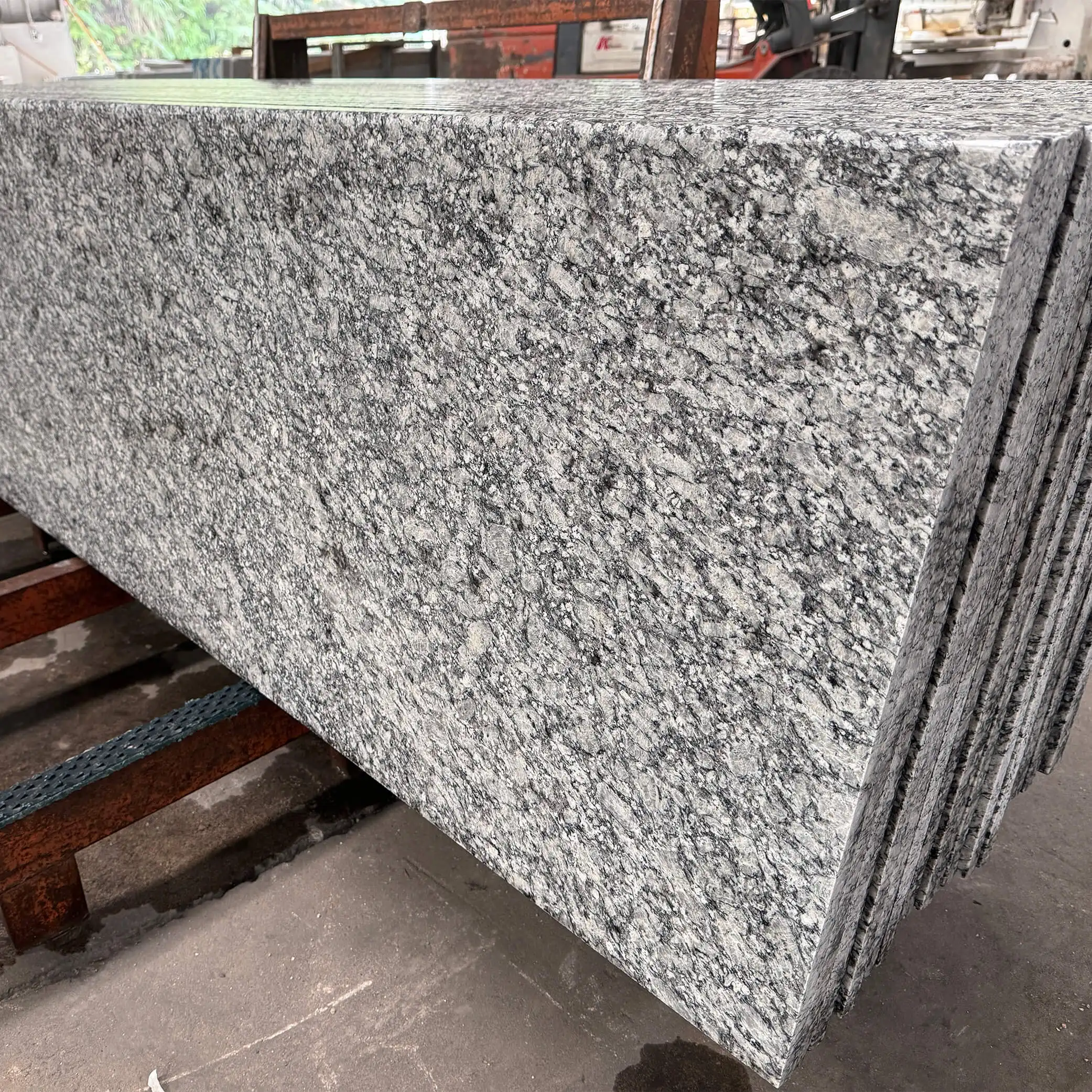 Prezzo di fabbrica granito Guangdong pietra naturale Foshan 60 x120-granit-seramik lastre di granito
