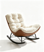 Fauteuil à bascule ergonomique moderne et confortable, avec coussin en tissu capitonné crème, base incurvée en cuir marron et structure en métal noir, pour salon