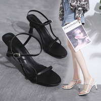 Sandal Wanita 2023 Baru Musim Panas Kasual Seksi Open Toe Edisi Korea Hak Tipis Satu Tali Gesper Sandal Hak Tinggi Sepatu Wanita
