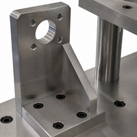 Supports de fixation en L sur mesure pour usinage CNC OEM, colonnes de support pour applications de fixation d'objets usinés multi-axes en alliages d'acier