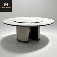 Table à manger rectangulaire ou ronde en marbre de luxe moderne avec pieds en métal