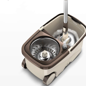 Producto de Limpieza para el Hogar Más Vendido: Mopa Giratoria 360° y Cubo con Separación Automática de Agua Sucia con Ruedas para Uso en Pisos - Product Image 4