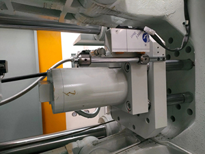 Máquina de Fundición a Presión en Cámara Fría DCC-580 PLUS de 5800kN, Equipo de Fundición de Aluminio Controlado por PLC para Electrónica Automotriz - Product Image 4