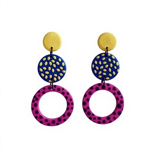 Boucles d'oreilles pendantes légères et tendance en résine acrylique en forme de goutte d'eau pour femme, bijoux de fête mode - Product Image 4
