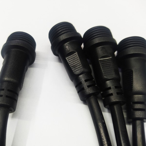 QUANWEI 2-Pin Wasserdichtes Kabel 1 Stecker auf 3 Buchsen Y-Verteiler Adapter Stecker IP65 für LED-Streifen Lichtverbinder - Product Image 1