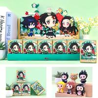 Großhandel Chibi Sitzende Mini Mystery Blind Box Figuren, 24 Stück Niedliche Puppen, Handbemalte Desktop-Sammlerstücke