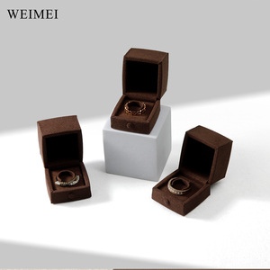 WEIMEI Mini Estuche de Terciopelo para Anillos, Color Marrón, Logotipo Personalizado, Empaque de Regalo para Joyería, Estuche Compacto para Anillos de Boda y Compromiso - Product Image 5