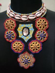 Collier de perles chrétien brodé à la main au design personnalisé pour mariages et cadeaux Collier de mode tendance - Product Image 5