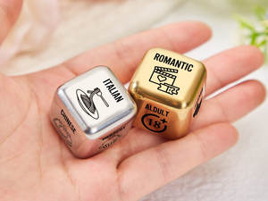 Fecha Dados de noche 2024 Acero inoxidable Santa Swap Regalo Intercambio Dados Santa Swap Regalo Parejas San Valentín Personalizar Cuadrado cúbico - Product Image 3