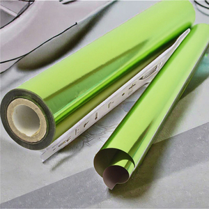 แผ่นฟอยล์ PET สีเขียวเมทัลลิกโฮโลแกรม รุ่น Huasheng AET ขนาด 32 ซม. x 120 ม. สำหรับงานประดิษฐ์บนกระดาษ - Product Image 3