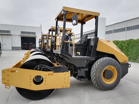 Compacteur de sol SR08MA économique, poids 8000 kg, fréquence de vibration 42 Hz, pour la construction de routes rurales et de pavés en gravier