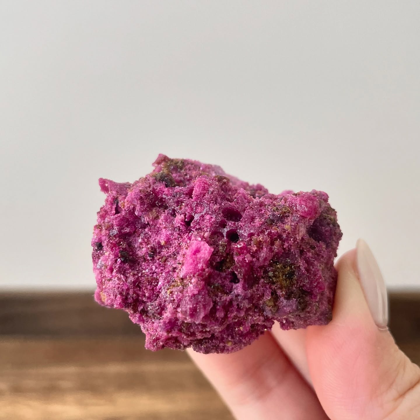 Piedra bruta de rubí en bruto.