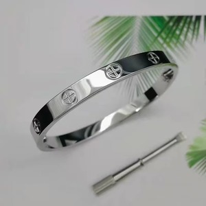 Elegant 18K Gold Plated Stainless Steel Screwdriver Bracelet for <b>Men</b> Rustproof Waterproof Jewelry for Women Fashionable <b>Bangles</b> - Product Image 4