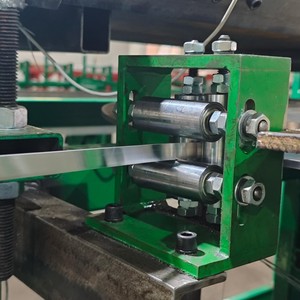 Machine à tubes à ailettes spirales équipée d'une technologie de correction automatique des erreurs - Product Image 1