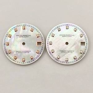 NH35 New Pearl 28.5mm White Diamond - El dial del reloj calibre NH35 está hecho de acero inoxidable con nácar. - Product Image 1