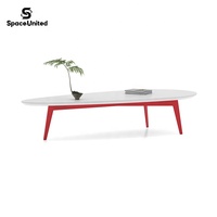 Table basse ovale moderne SpaceUnited avec plateau en bois blanc, pieds en métal noir, forme incurvée pour bureau, salon, réception