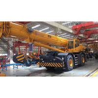 Grue tout-terrain 200 tonnes RT200E, flèche principale de 62 m, hauteur de levage de 82 m pour mines et champs pétrolifères