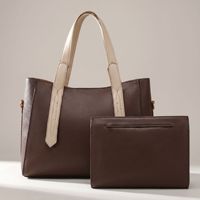 Set Tas Tote Wanita 2-in-1 Kulit PU Gelap dengan Tali Kontras Beige dan Kantong Resleting Senada Motif Lichee