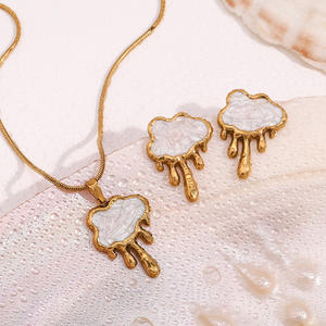 أقراط سحابة من الفولاذ المقاوم للصدأ 18 قيراط من الذهب للنساء وصلت حديثًا من <span class=keywords><strong>Yiwu</strong></span> DAICY - Product Image 5