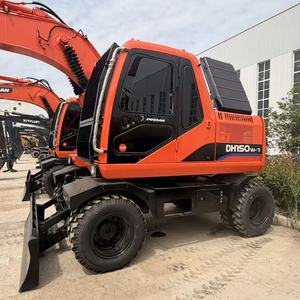 Excavatrice sur pneus d'occasion Doosan DH150W-7 pour l'entretien routier et les travaux de terrassement – Modèle classique - Product Image 1