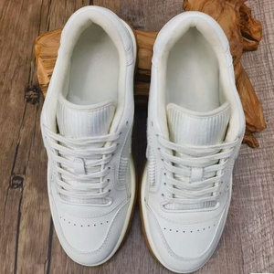 Chaussures de sport pour hommes, conçues par des designers de haut niveau, sur mesure, à lacets, antidérapantes, rembourrées, confortables et élégantes, chaussures décontractées. - Product Image 3