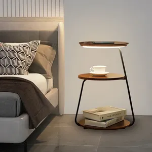 Moderna Lampada da Terra Intelligente da Comodino con Tavolino, Ricarica Wireless, Struttura in <span class=keywords><strong>Legno</strong></span> e Metallo e Luce Notturna a LED - Product Image 4