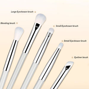 MSQ Ensemble de pinceaux de maquillage blanc de luxe de haute qualité Correcteur de fard à paupières Pinceaux de maquillage pour sourcils Prêt à expédier - Product Image 5